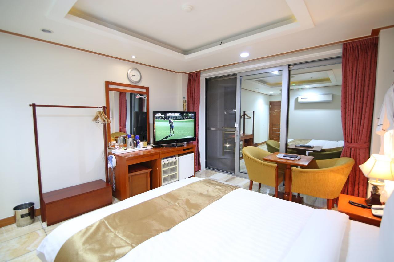 Geoje Island Hotel ภายนอก รูปภาพ